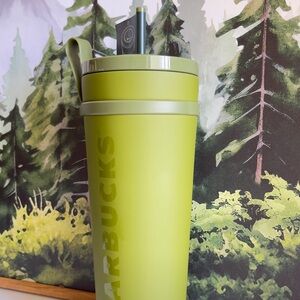 NWT Starbucks Vacuum Insulated
Cold Cup Tumbler Twist Seal
Matte Military Green